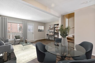 Surrey Place Townhomes in Ottawa, ON - Building Photo - Building Photo