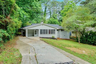 1921 Cindy Dr in Decatur, GA - Foto de edificio - Building Photo