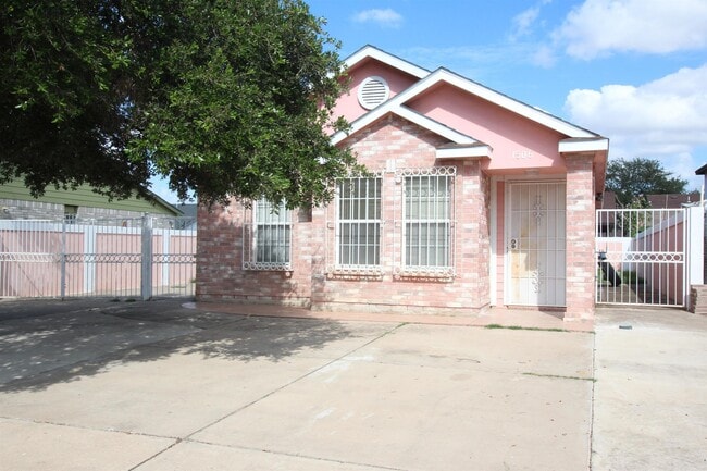 property at 1506 Pintail St