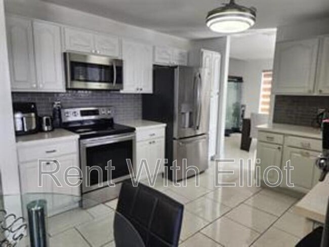 9700 SW 16th Ct