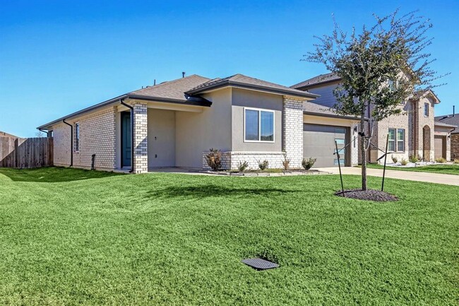 8051 Black Forest Ln in Arcola, TX - Foto de edificio - Building Photo