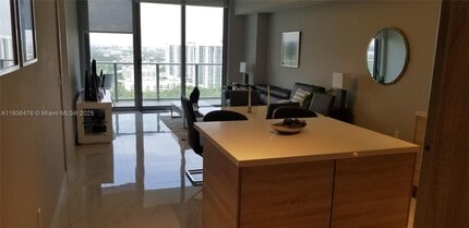 16385 Biscayne Blvd in Sunny Isles Beach, FL - Building Photo - Building Photo
