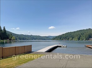 1501 Summit Lake Shore Rd NW in Olympia, WA - Building Photo - Building Photo