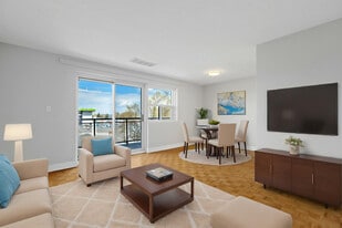 Parkdale Place in London, ON - Building Photo