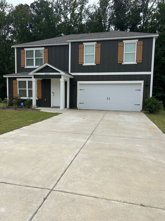 3509 Magnolia Hls Dr in Northport, AL - Building Photo