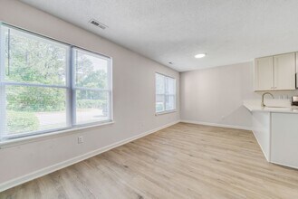 373 Railroad St in Knightdale, NC - Building Photo - Building Photo