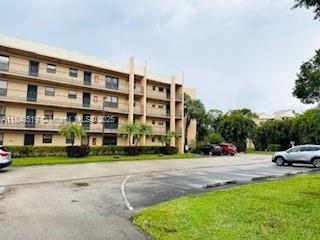 4760 Lucerne Lakes Blvd W in Greenacres, FL - Building Photo - Building Photo