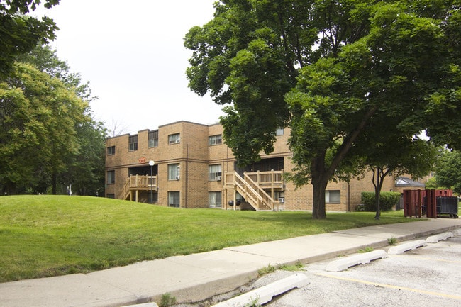 Evergreen Terrace Apartments in Chicago, IL - Building Photo - Building Photo