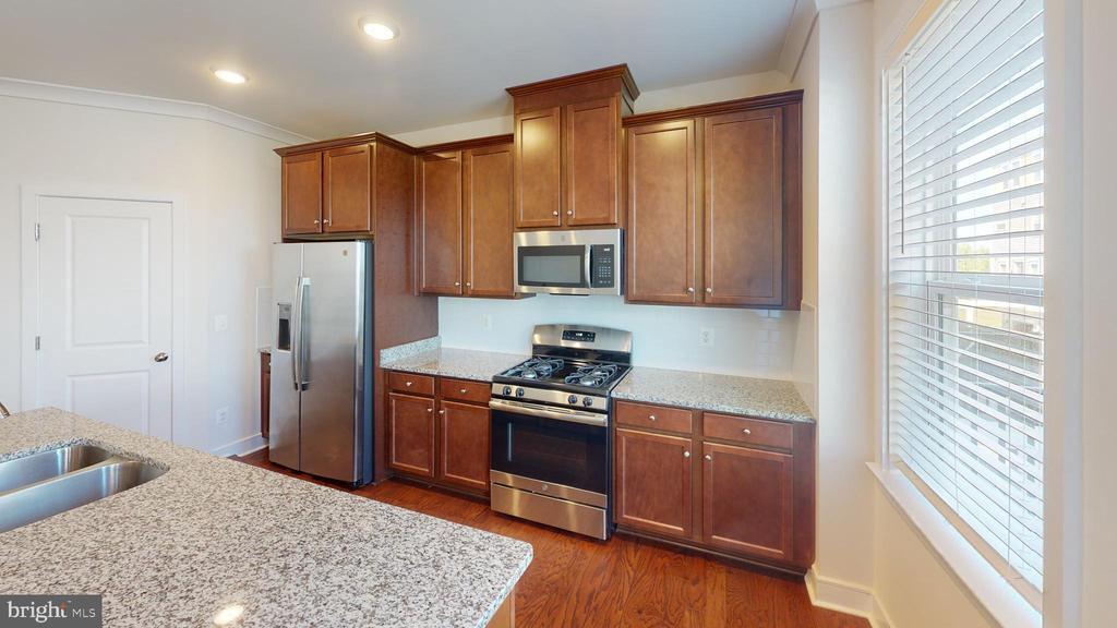 41967 Pickwick Ml Ter in Stone Ridge, VA - Building Photo