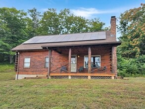 698 Leetes Island Rd in Branford, CT - Building Photo - Building Photo