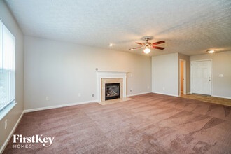 3908 Genteel Dr in Grove City, OH - Foto de edificio - Building Photo