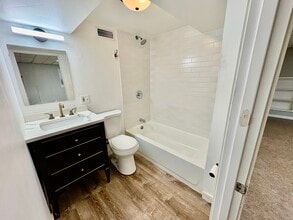 4618 W Montana St, Unit Garden in Chicago, IL - Building Photo - Building Photo
