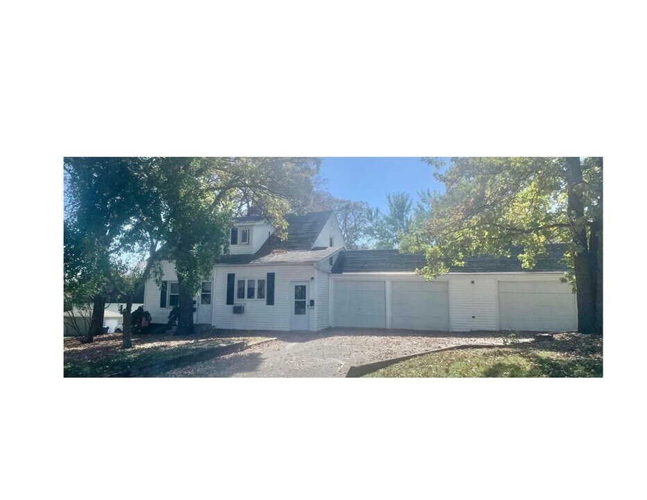 601 Main St W in Detroit Lakes, MN - Building Photo