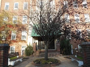 Westfield Arms in Westfield, NJ - Building Photo - Building Photo