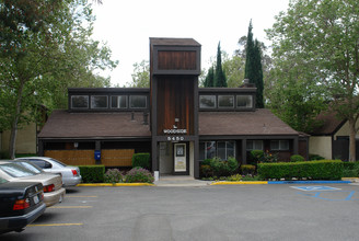 Woodside Apartments in Simi Valley, CA - Building Photo - Building Photo