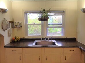14 Weymouth St., Unit Second Floor in Albany, NY - Building Photo - Building Photo