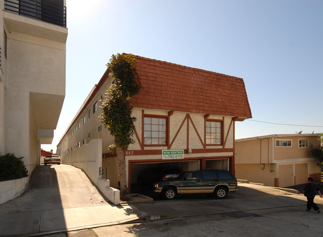 682 4th St in Hermosa Beach, CA - Building Photo - Building Photo