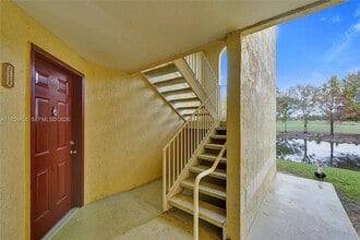 457 Vista Isles Dr in Plantation, FL - Foto de edificio - Building Photo