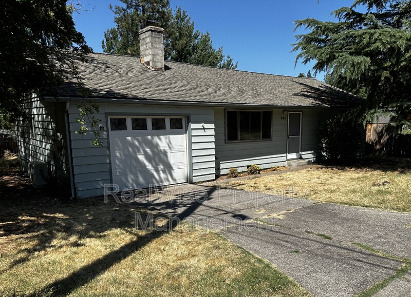 660 Lit Way in Ashland, OR - Building Photo