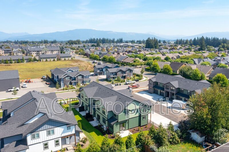 2201 DeJong Dr in Lynden, WA - Building Photo
