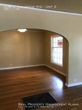 336 E Lullwood Ave-Unit -Unit 2 in San Antonio, TX - Building Photo - Building Photo