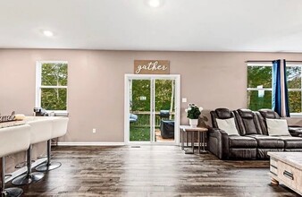 11125 Chappell Crk Cir in Hopewell, VA - Foto de edificio - Building Photo