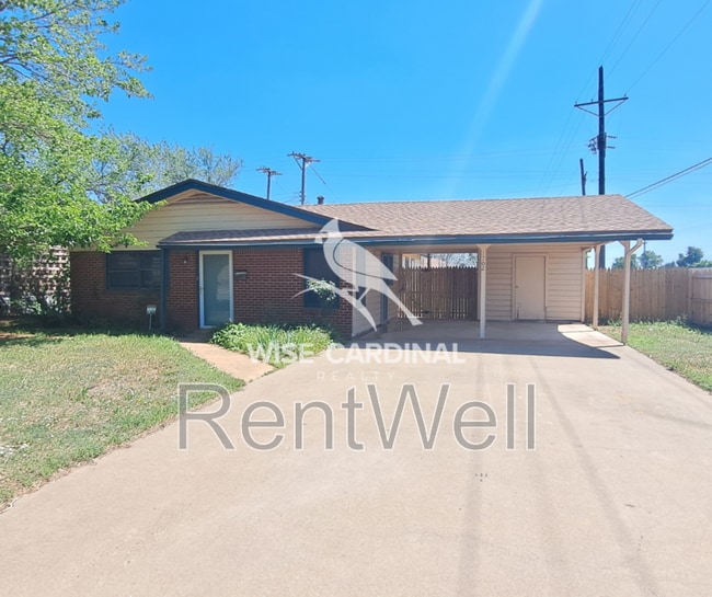 property at 1702 E 2nd St