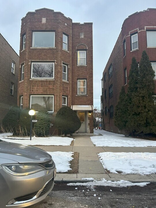 8841 S Blackstone Ave in Chicago, IL - Building Photo