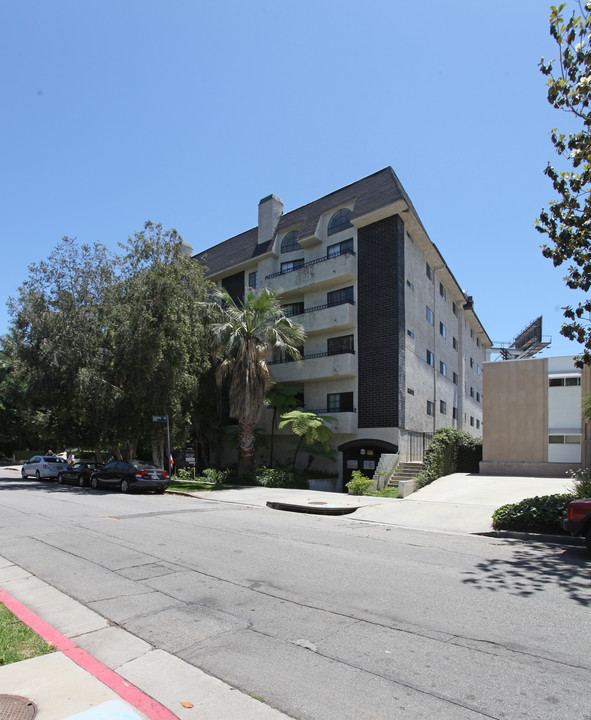 L' Place Apartments in Sherman Oaks, CA - Foto de edificio