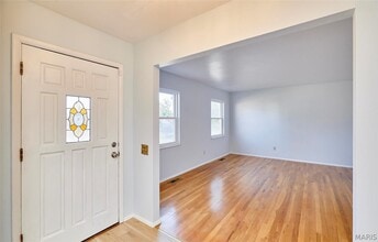 815 Montmartre Ct in St. Louis, MO - Building Photo - Building Photo