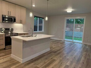 9713 NE 29th Ave in Vancouver, WA - Building Photo - Building Photo