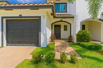 Amberton Luxury Townhomes in Naples, FL - Foto de edificio - Building Photo