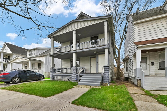 2034 W 99th St in Cleveland, OH - Building Photo - Building Photo