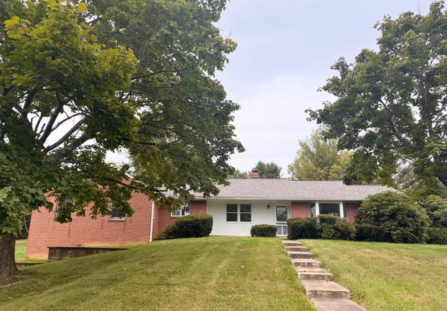 2710 Academy Dr in Westminster, MD - Building Photo - Building Photo