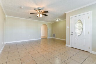 11 Lyncrest Dr in Galveston, TX - Building Photo - Building Photo