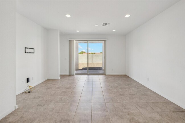 4312 W Allen St in Laveen, AZ - Foto de edificio - Building Photo