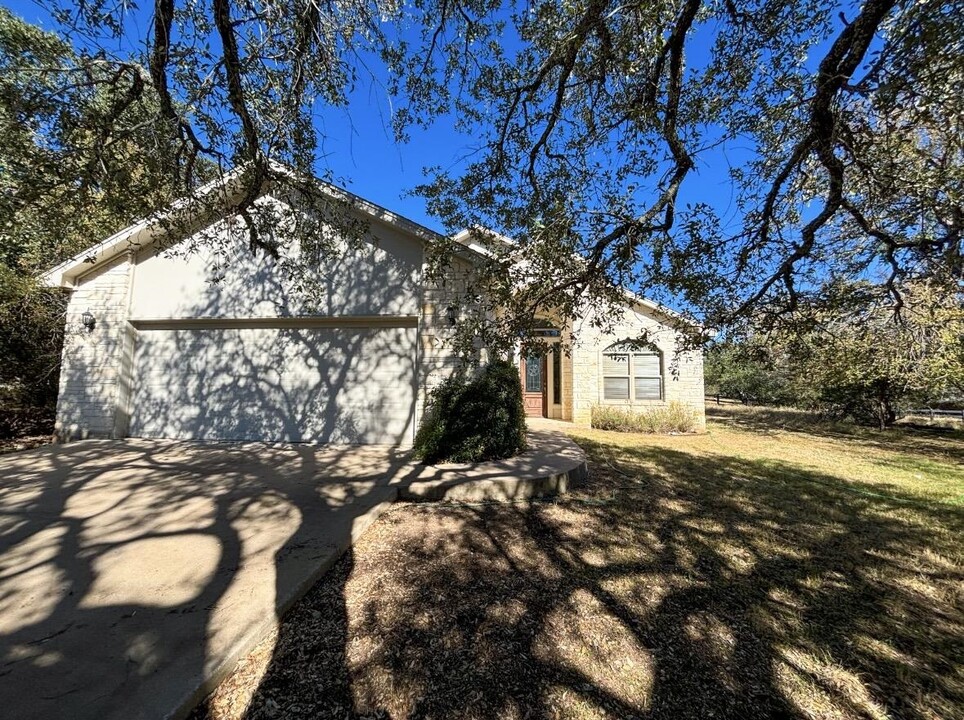 304 Deer Hollow Dr in Horseshoe Bay, TX - Building Photo