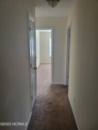 140 Cavalier Dr photo'