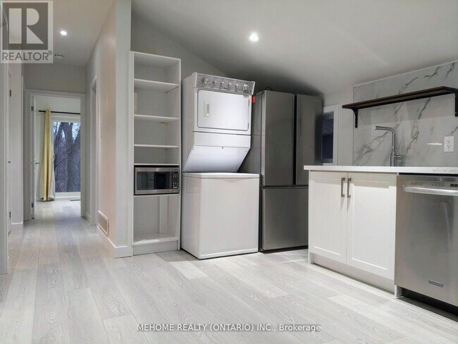 201 Birkdale Rd in Toronto, ON - Building Photo - Building Photo