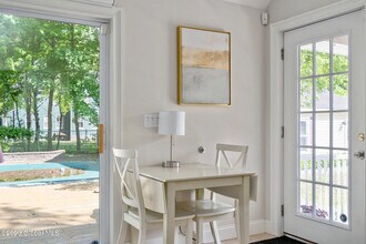 308 Ballston Ave-Unit -Rear in Saratoga Springs, NY - Foto de edificio - Building Photo