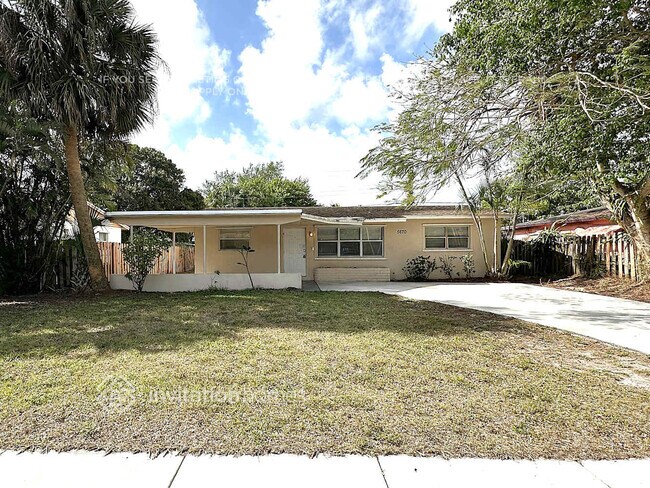 property at 5670 S 38th Ct