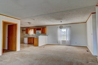 3569 Oakdale Dr in Crouse, NC - Building Photo - Building Photo