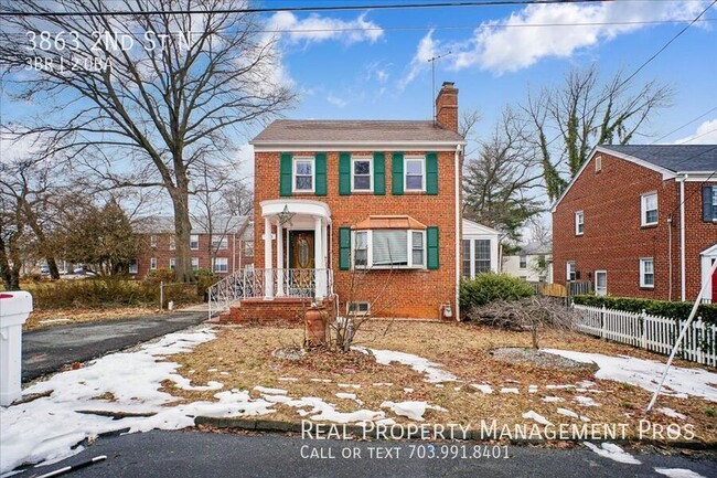 property at 3863 2nd St N