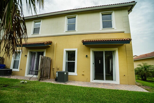 1064 Cheval Dr in Vero Beach, FL - Building Photo - Building Photo