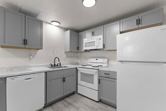 1810 S Cleveland Ave in Sioux Falls, SD - Building Photo - Building Photo