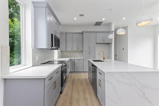 property at 3112 Live Oak St