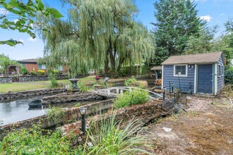 2223 SE Sherrett St in Portland, OR - Building Photo - Building Photo