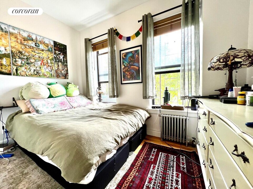 31 Oliver St in New York, NY - Building Photo