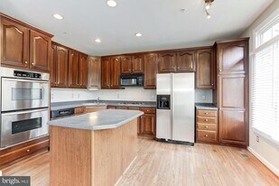 286 Murtha St in Alexandria, VA - Building Photo