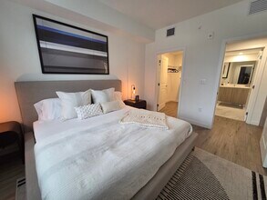 685 W 72nd Pl, Unit A1 in Hialeah, FL - Building Photo - Building Photo